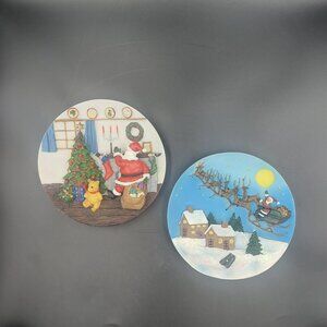 2 Vintage Christmas 3D Collector Decorative 5" Plate Santa Reindeer Sleigh Tree